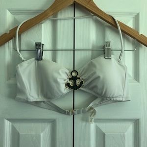 Victoria’s secret bathing suit top